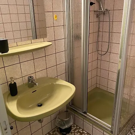 Monteurswohnung Mit Kleinem Garten 600m Zur Stadtmitte Apartamento *